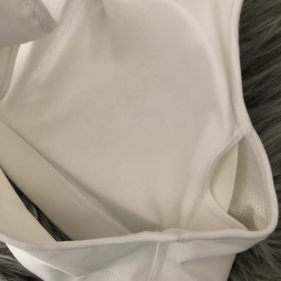 Nike women’s Sport Bra - NEW - Picture 4 of 6